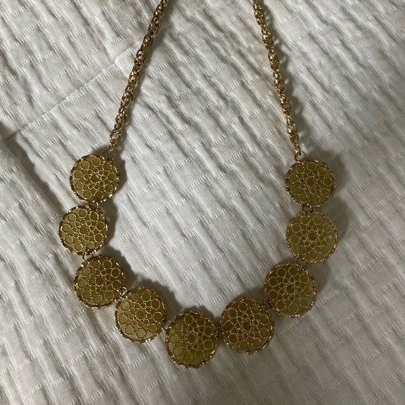 Pear green circle necklace - Picture 5 of 5